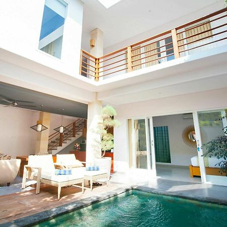 Apple Villa&Suite Seminyak Exteriör bild